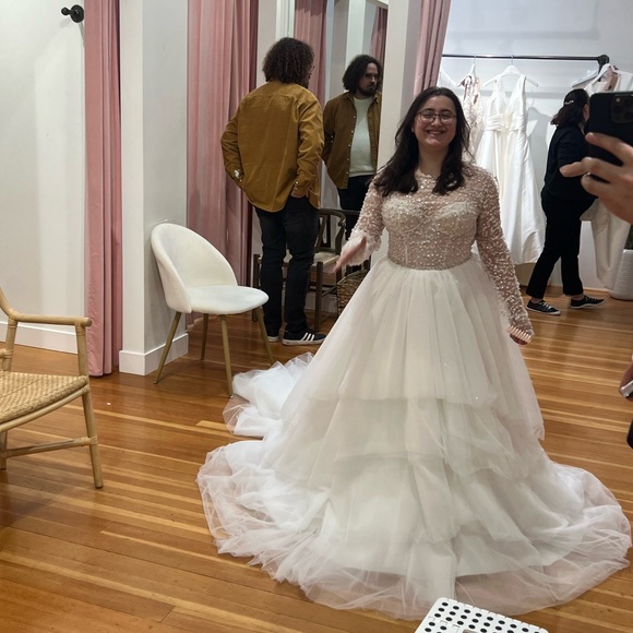 Size 16 Wona Concepts Natalie Wedding Dress Gown long sleeve sweetheart neckline - Picture 5 of 10